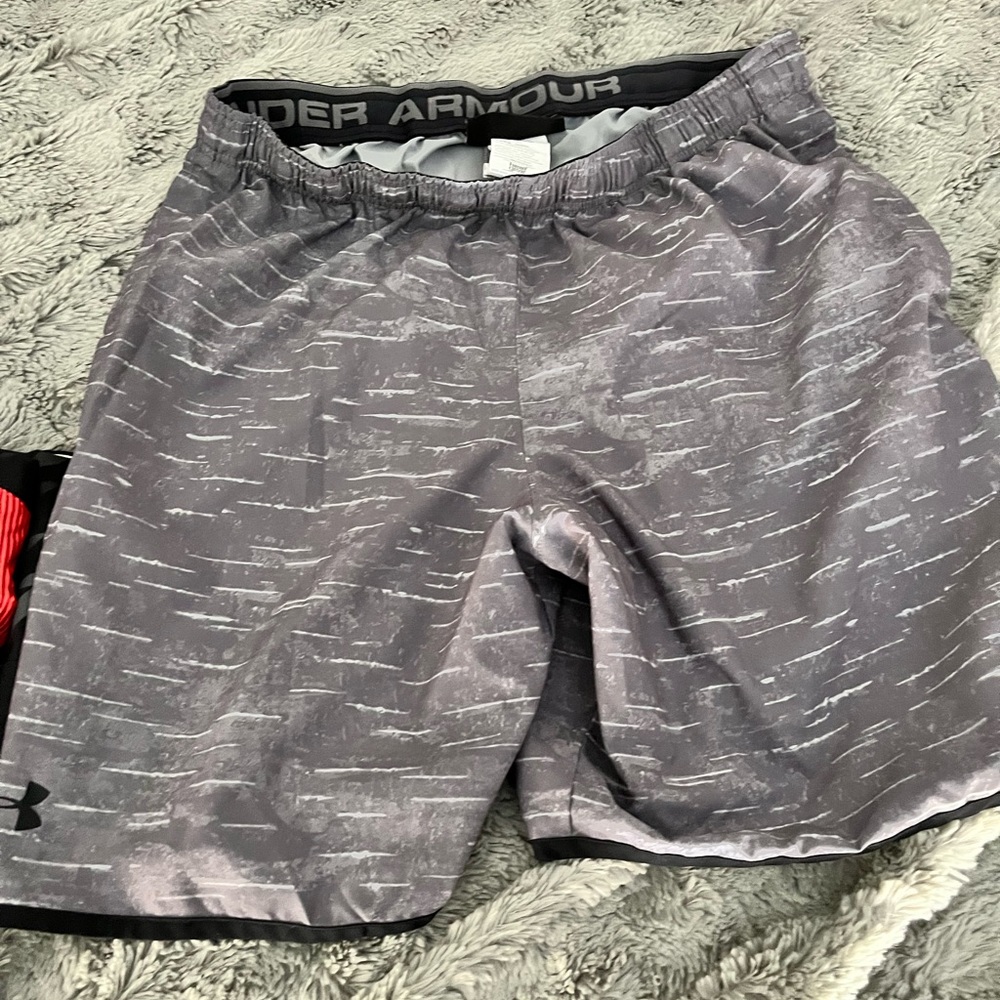Mens Under Armour athletic shorts. Size xl